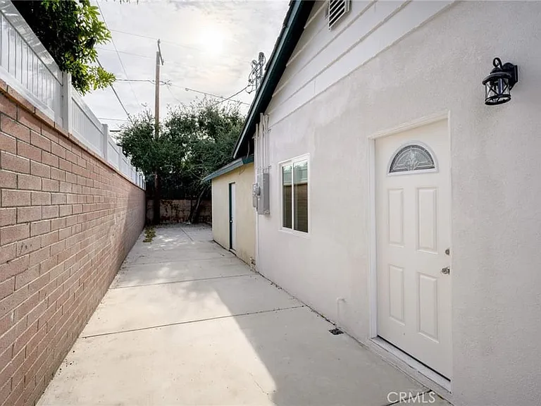 768 N Workman St — Photo 12