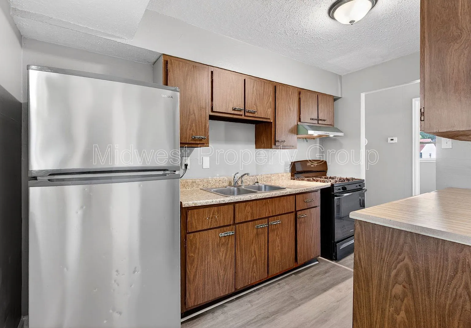 3 bed, 1.0 bath, 854 sqft, $1,195 — Photo 4