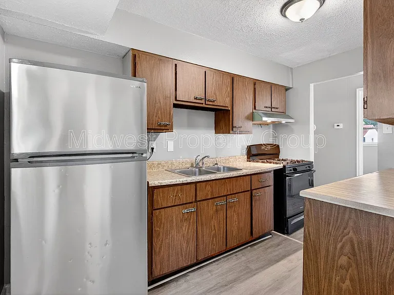 345 Caithness Rd — Photo 4