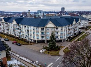 8 Harris St #420, Cambridge, ON N1R8R1