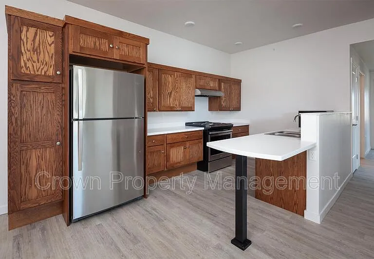 207 Sawyer Ln #D — Photo 1