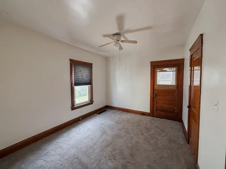 1371 Warren Rd — Photo 10