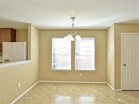 5th image of 11325 Autumn Ash Dr