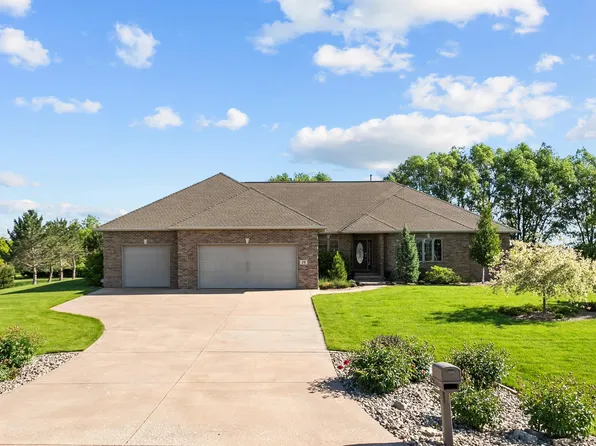 14 Golden Wheat Ln, Wrightstown, WI 54180