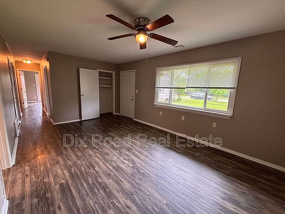 5th image of 1625 Tremont Ave