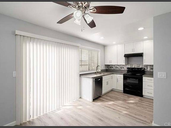 4th image of 17628 Alburtis Ave Unit 40