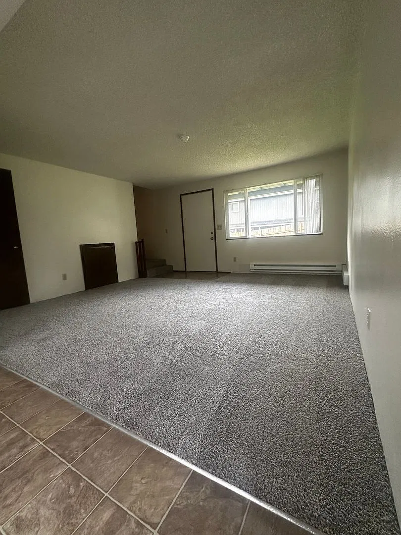 1221 Maple Avenue — Photo 4