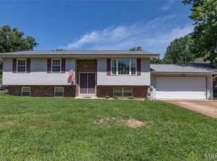 755 Islamorada Dr, Fenton, MO 63026