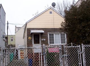 6020 56th Rd, Maspeth, NY 11378