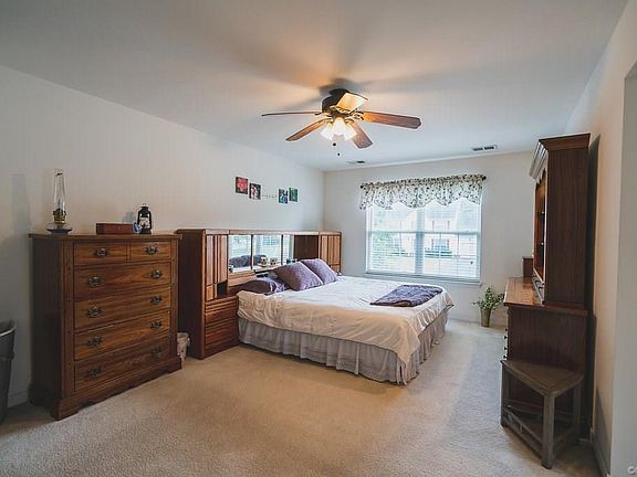 3rd image of 1820 Greenwood Glen Dr