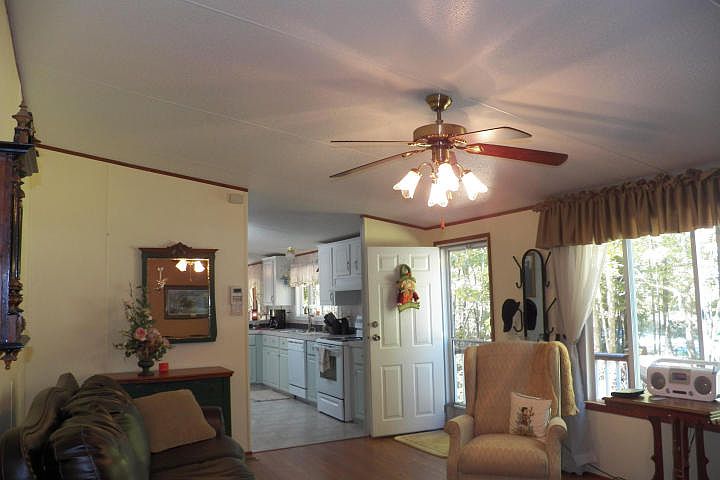 1st image of 724 White Oak Ln