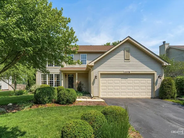 2578 Wild Dunes Cir, Aurora, IL 60503
