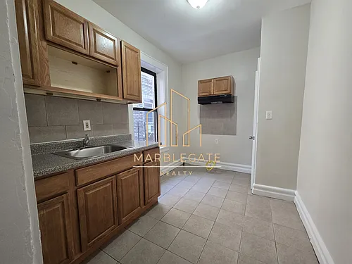 210 Roseville Ave Photo 1