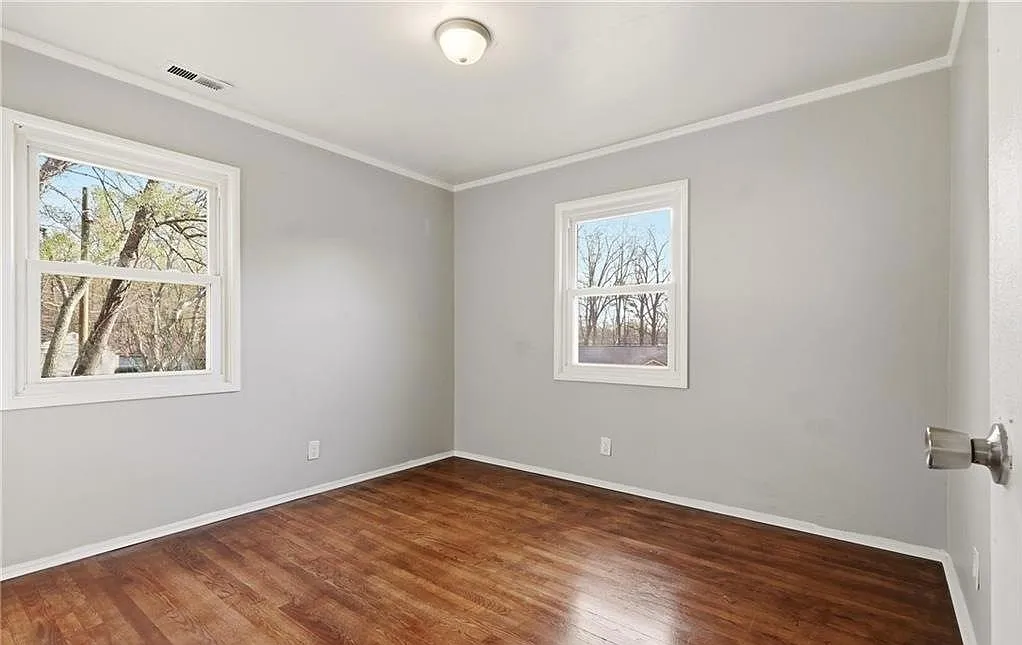3 bed, 864 sqft, $1,880 — Photo 4