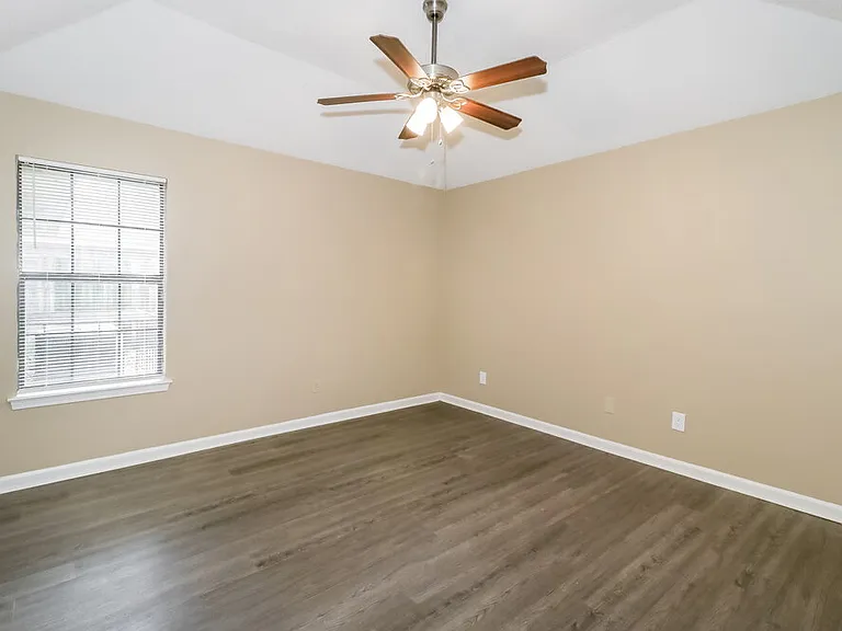 6659 Valerie Dr — Photo 9