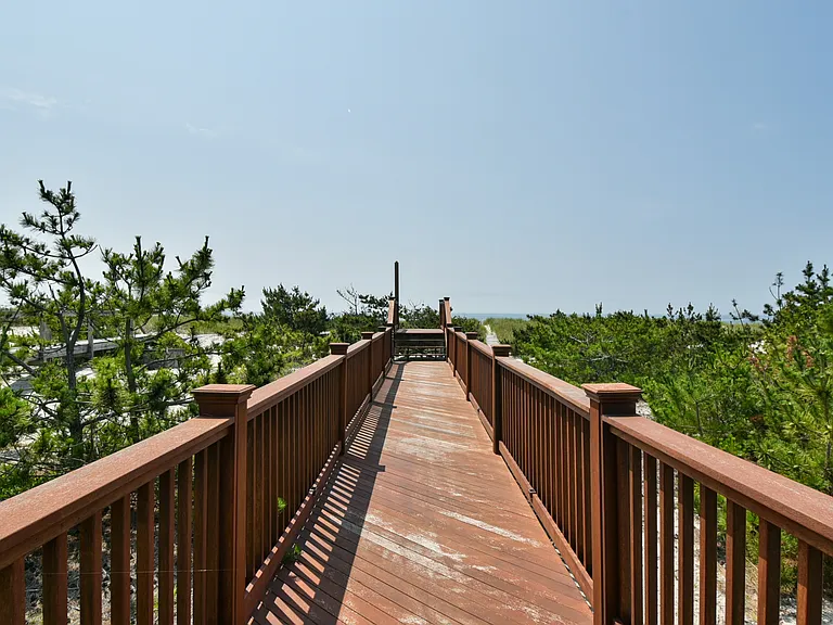 Dune Rd — Photo 22