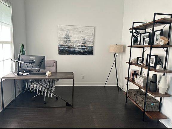 5th image of 207 Yale Cir