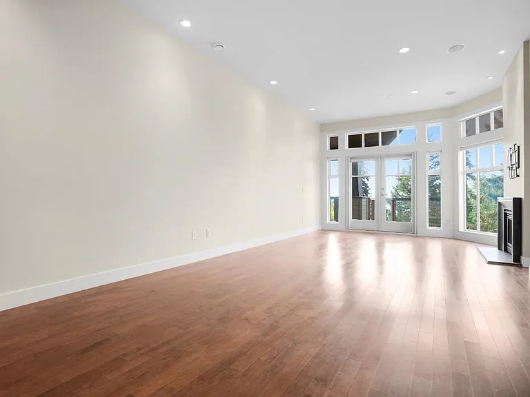 2555 Skilift Rd — Photo 3