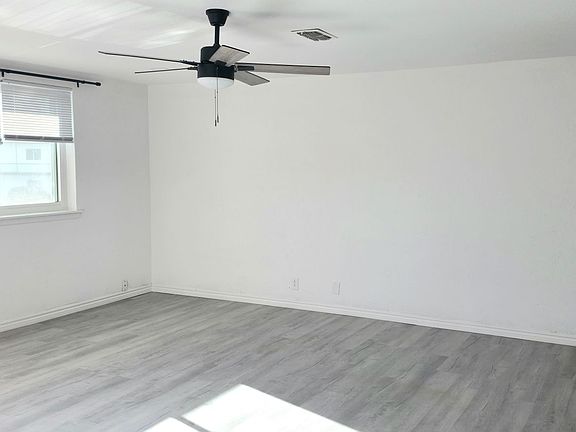 4th image of 527 W Main St #40