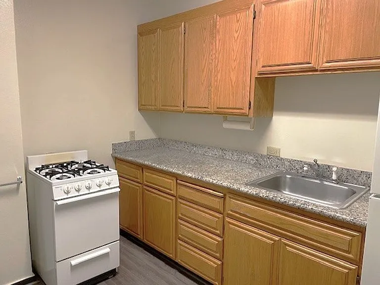 1716 University Ave #15 — Photo 2