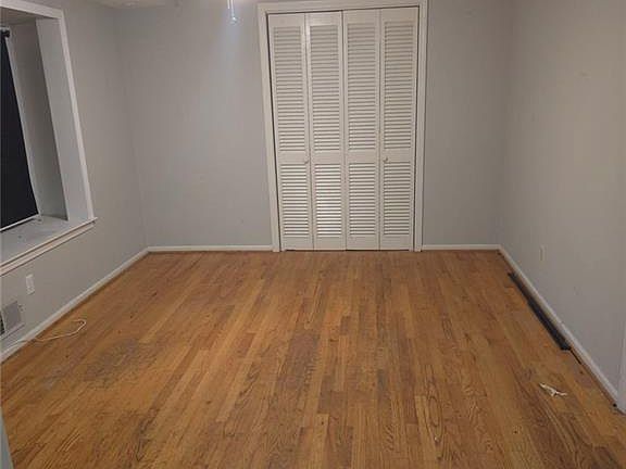 5th image of 2826 Manor Ct