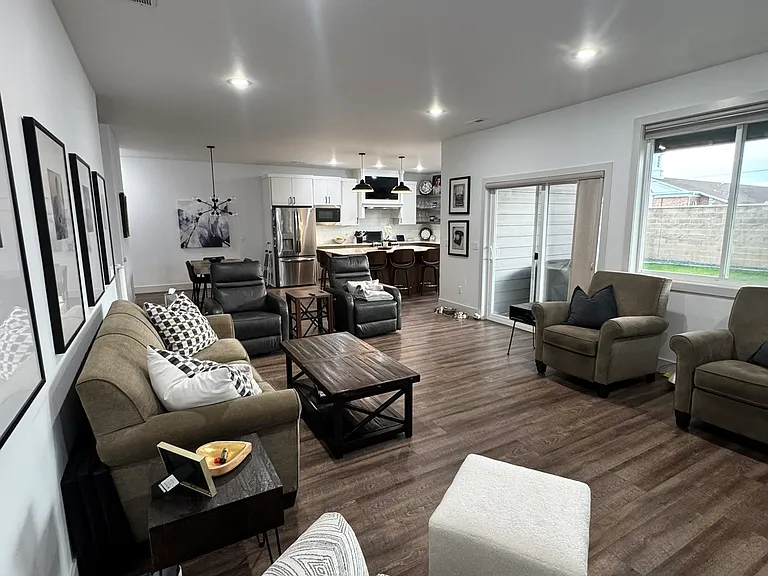 5340 Amherst Dr — Photo 6