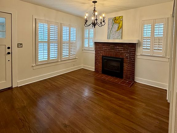 3rd image of 707 SE 10th Pl #1