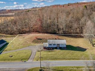 91 School Dr, New Ringgold, PA 17960