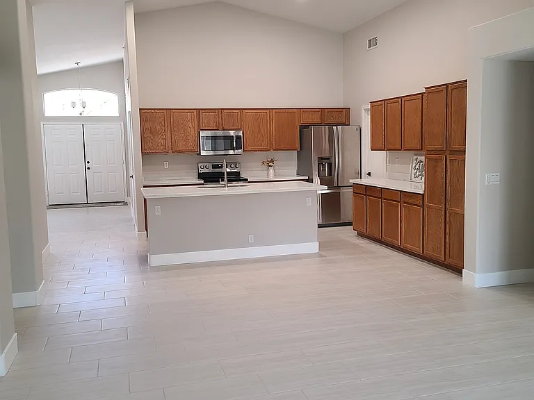 1439 E Flint St — Photo 10