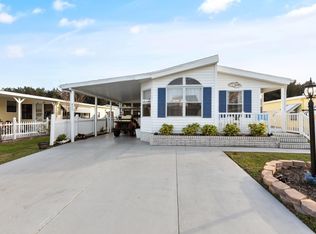 411 Avocado Dr, Barefoot Bay, FL 32976