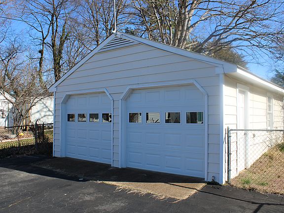 4th image of 3819 W End Dr