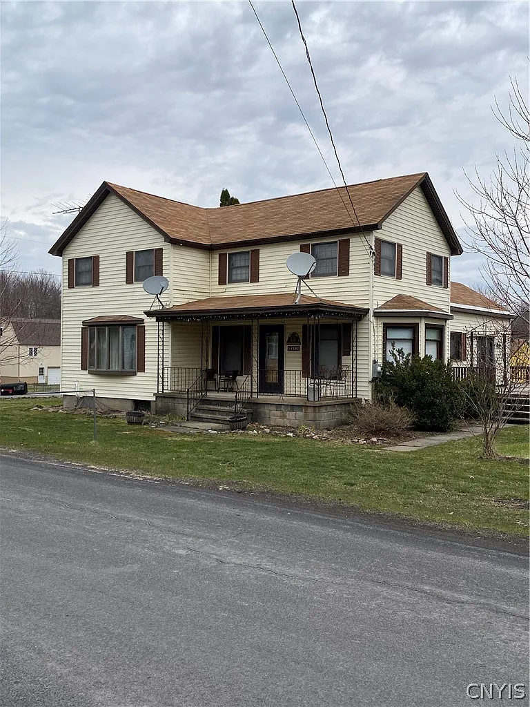 14582 Lake St photo 1