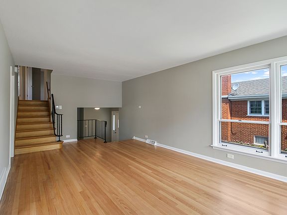 4th image of 10824 S Kilbourn Ave