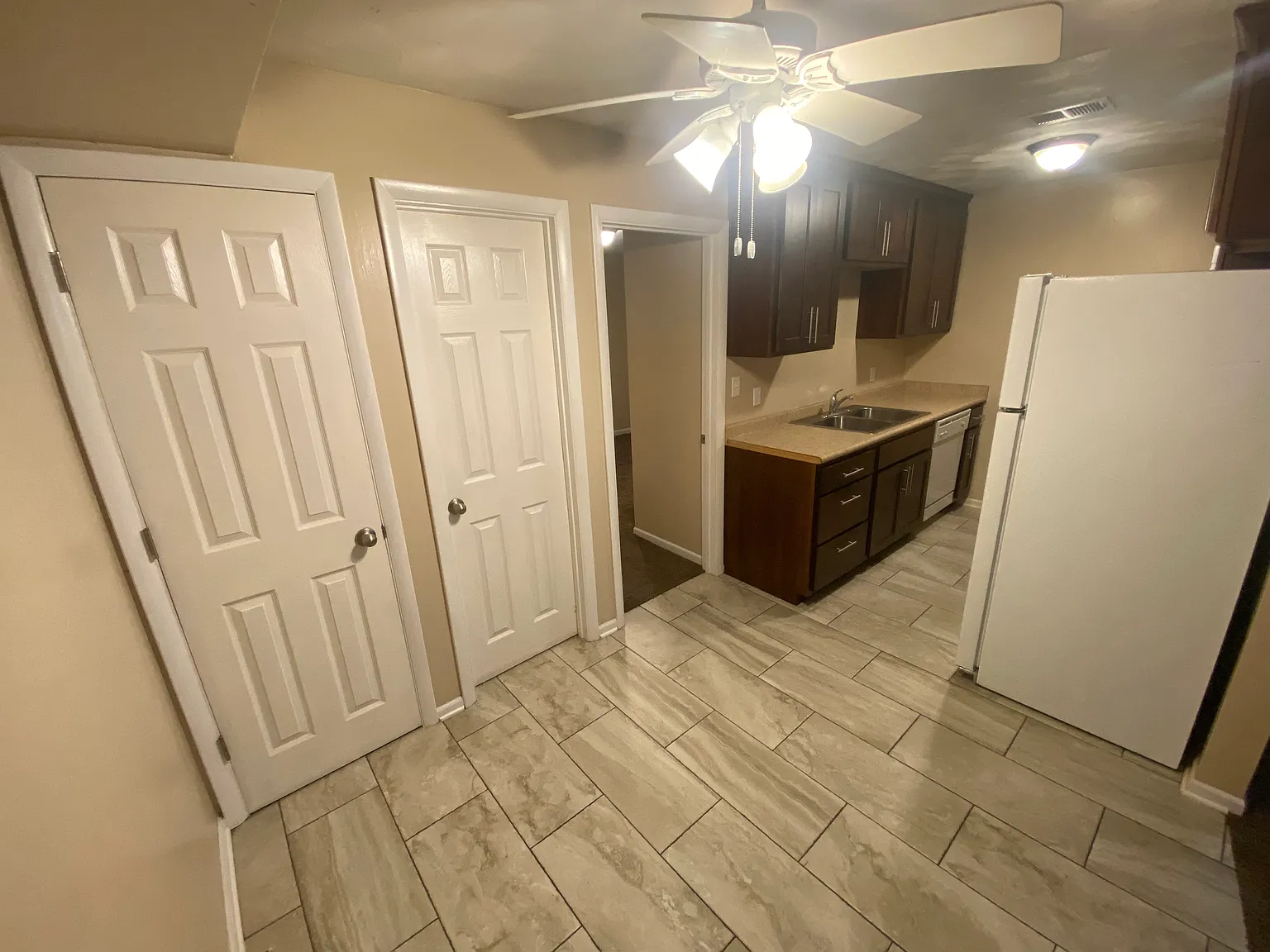 2 bed, 771 sqft, $925 — Photo 3