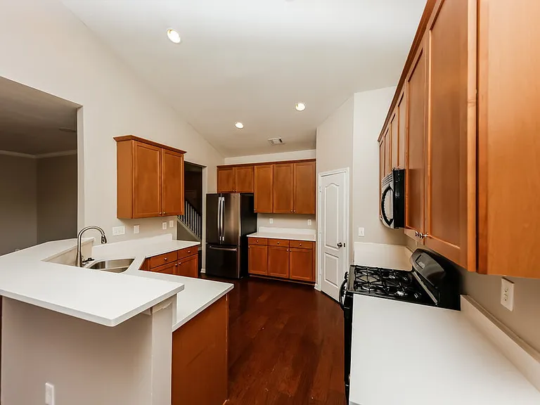 4550 Black Hills Dr NW — Photo 8