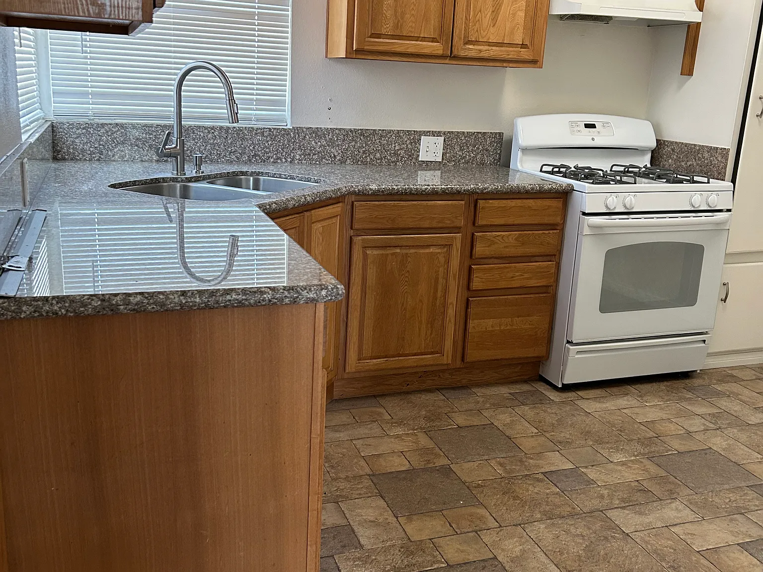 1 bed, 600 sqft, $1,501 — Photo 4