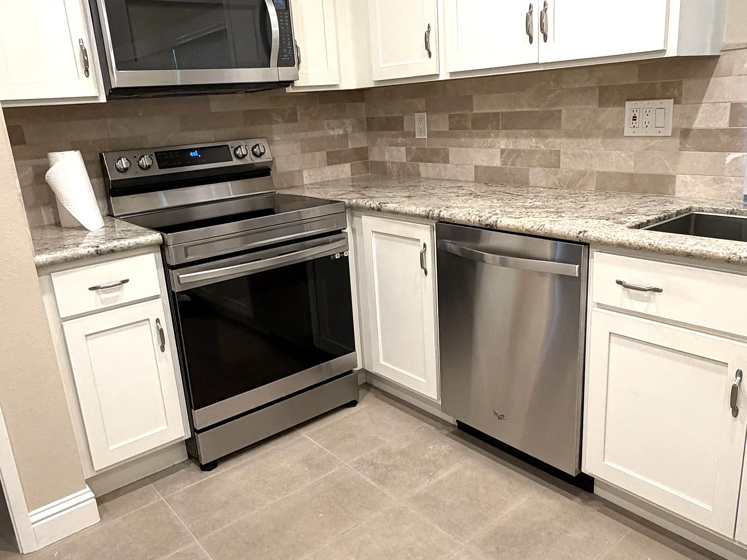 3 bed, 1800 sqft, $4,900 — Photo 3