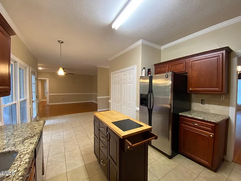 1012 Sturbridge Dr — Photo 9