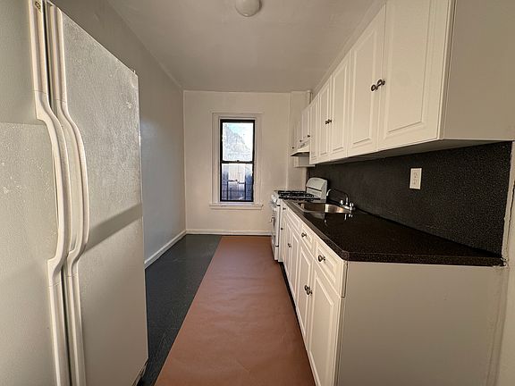 3rd image of 24 Cooper St #7C