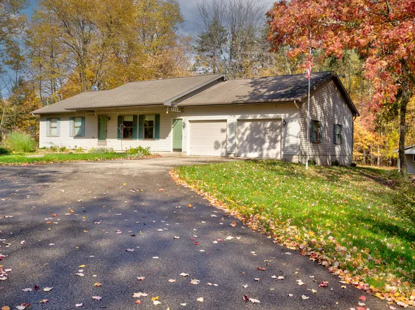 5220 Sand Dr, West Olive, MI 49460