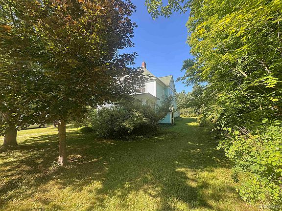 2nd image of 605 Ridge Rd
