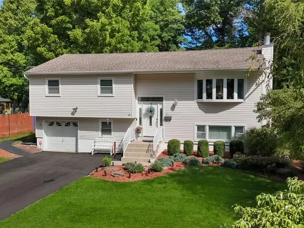 27 Will Rogers Lane, Nanuet, NY 10954
