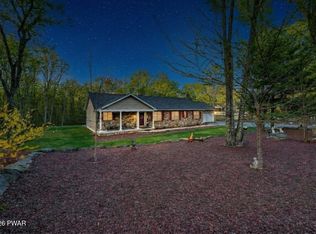 103 Blackbirch Ln, Hawley, PA