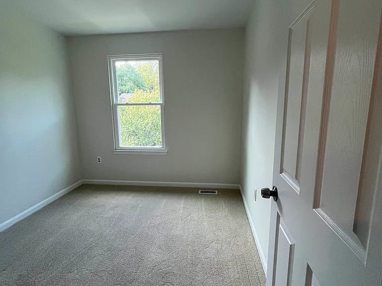 7724 Chatfield Ln — Photo 33