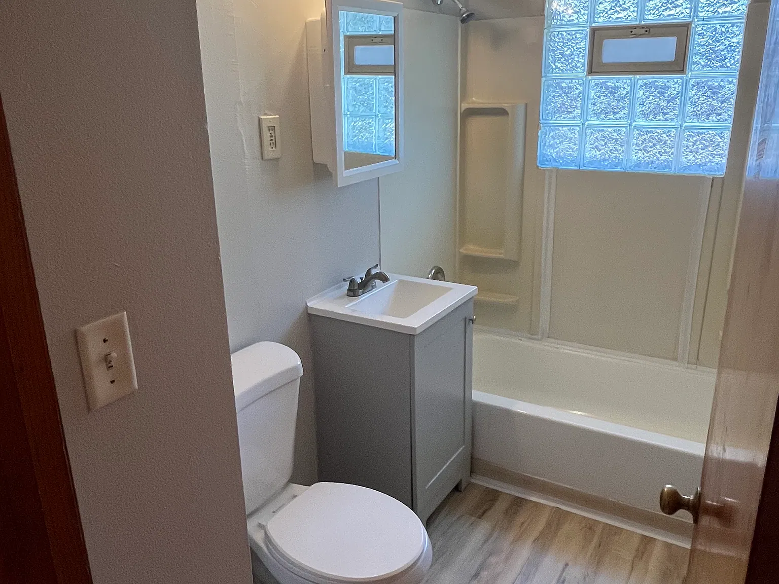 3 bed, 1300 sqft, $1,250 — Photo 4