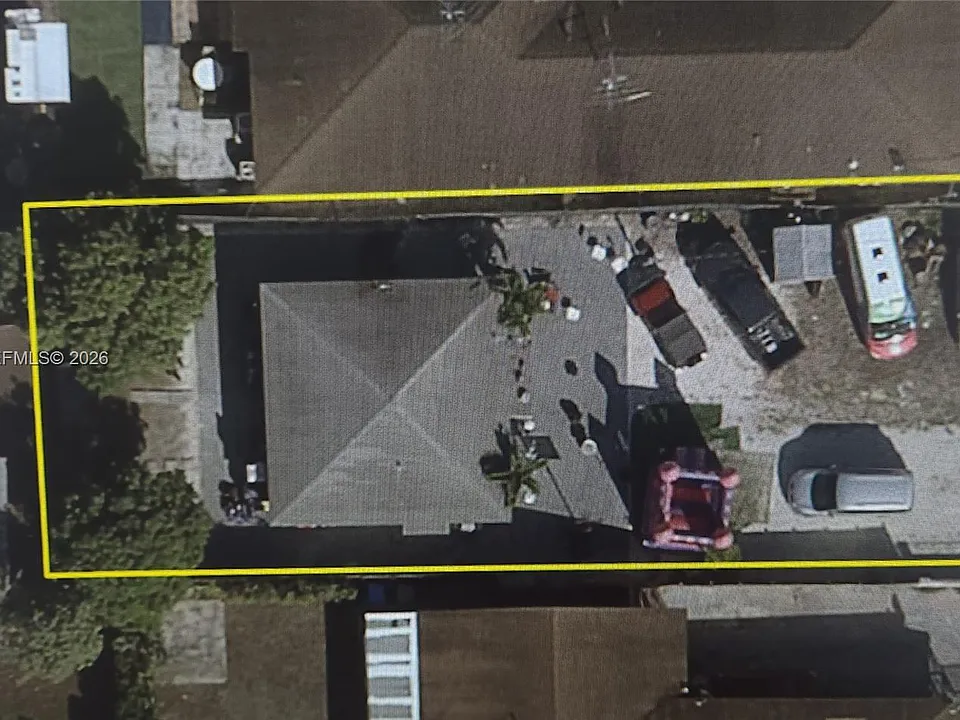 150 NW 17th Ct