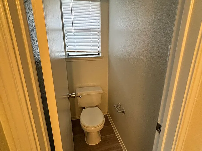 1112 Byers Ln — Photo 13