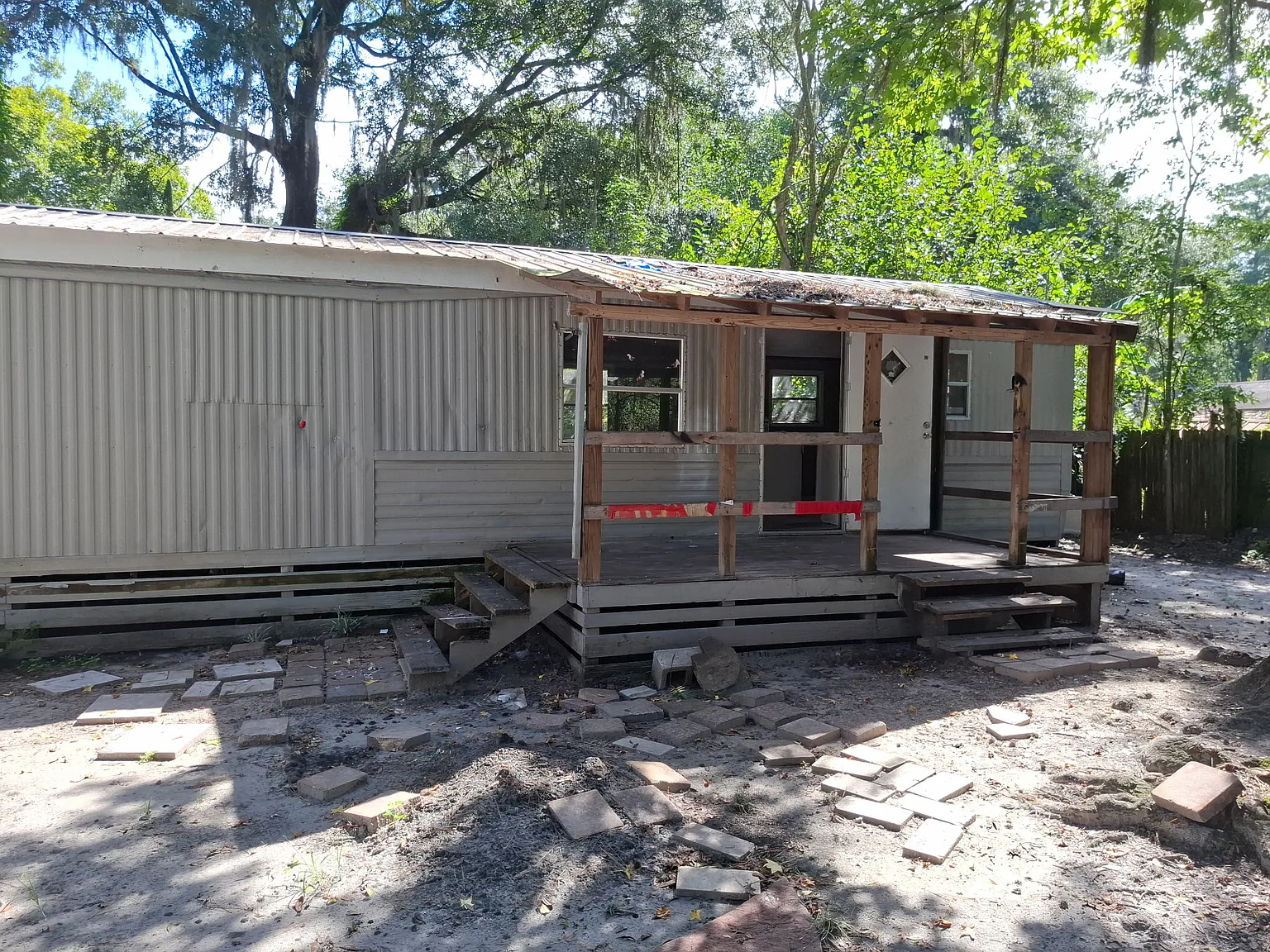4 bed, 1164 sqft, $680 — Photo 1