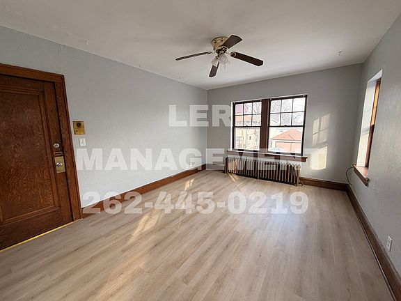 4th image of 2701 Arlington Ave #6