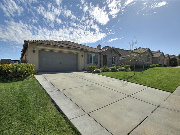 2nd image of 31707 Meadow Ln